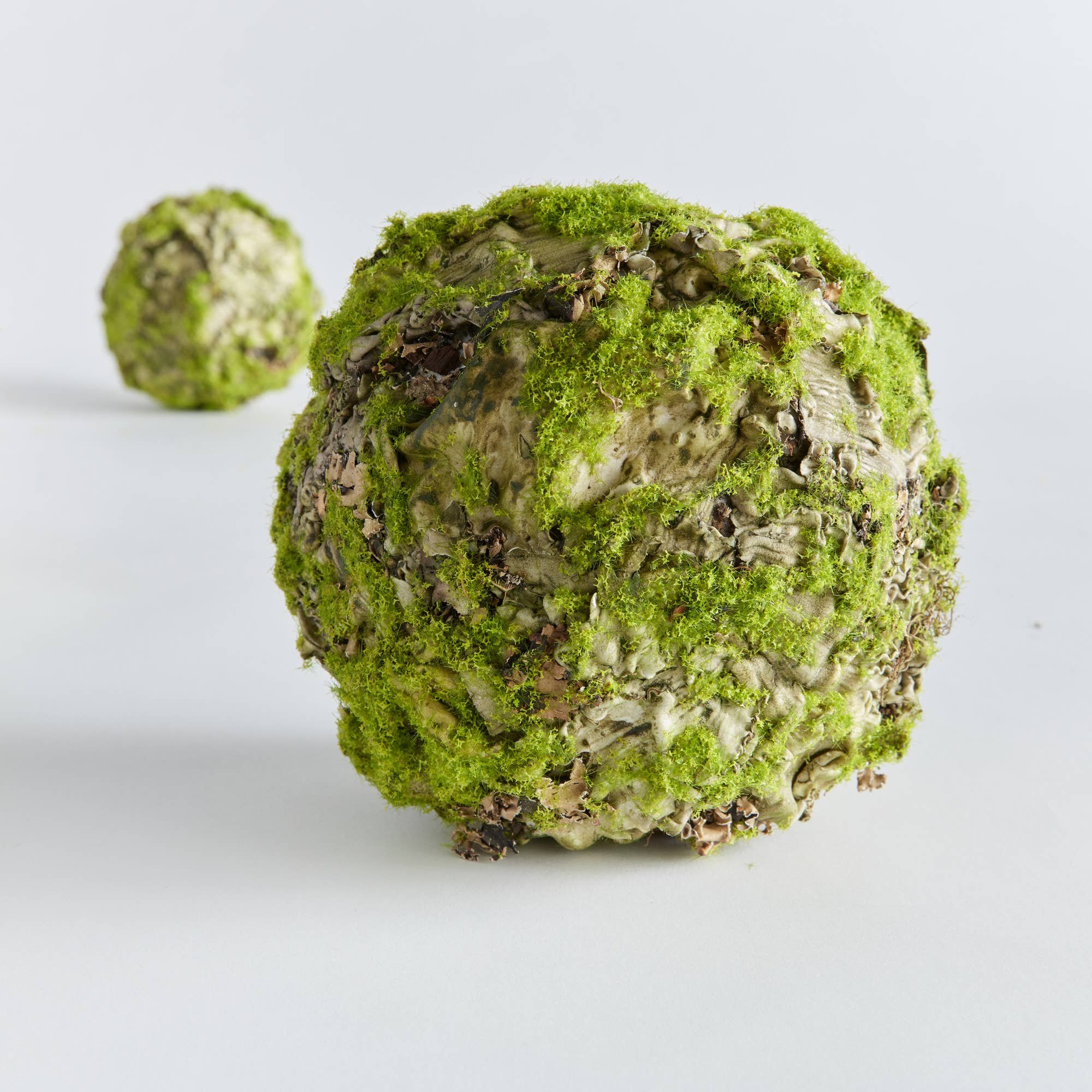 Mossy Lichen Orbs — Large