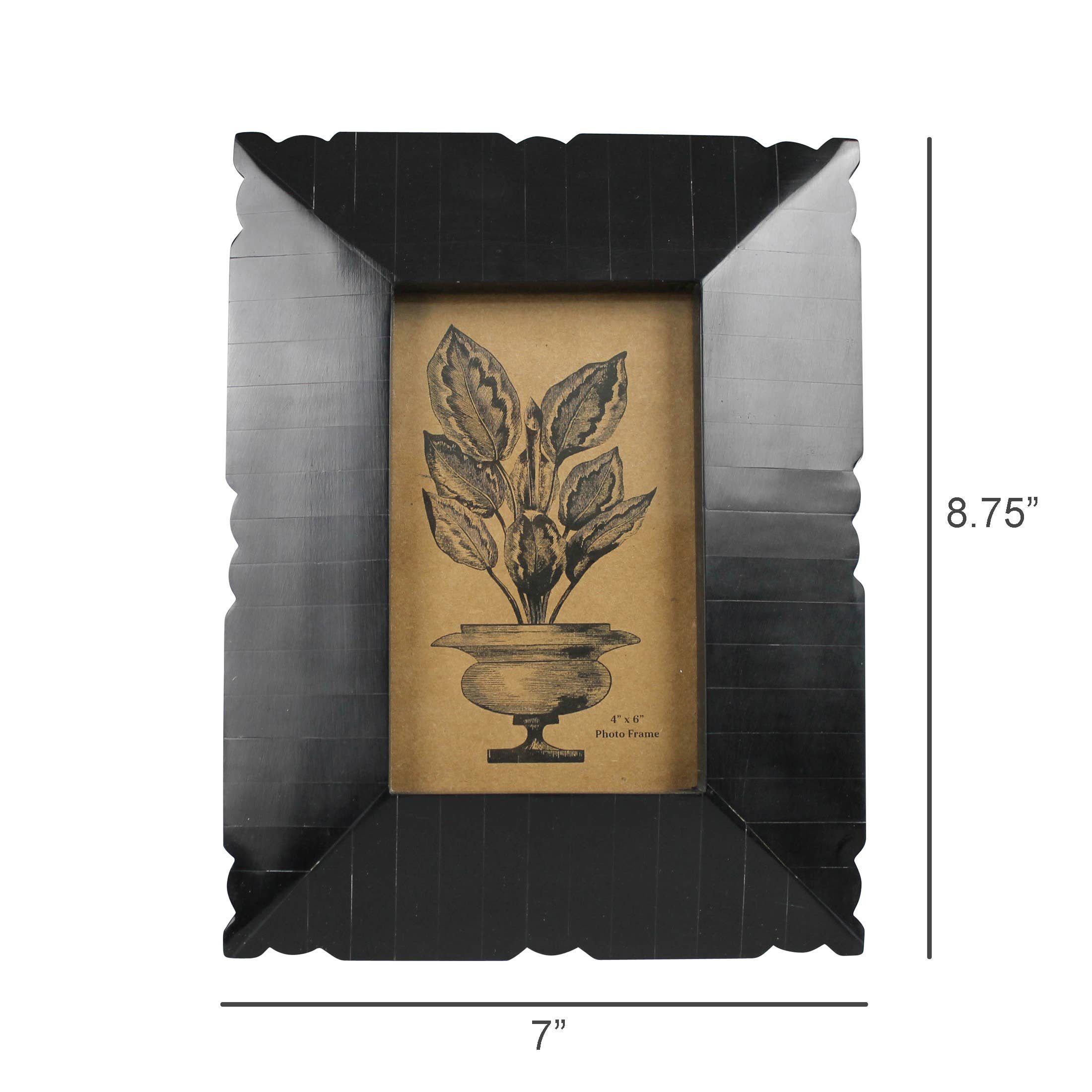 Black Resin Frame, Scalloped Edge - 4x6