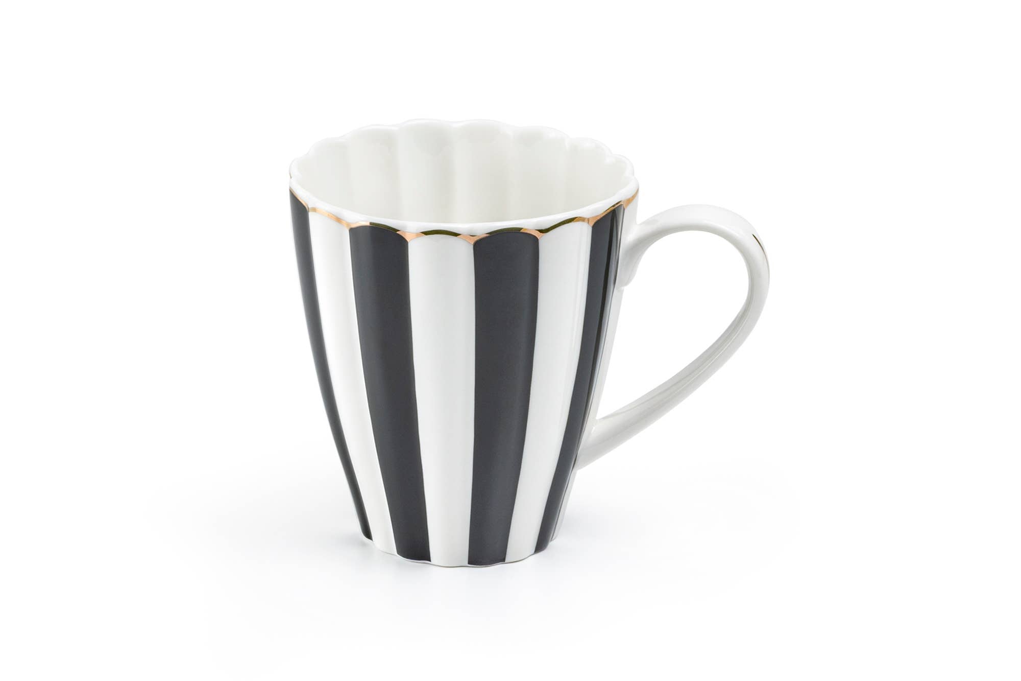 Black & White Scalloped Porcelain Mug