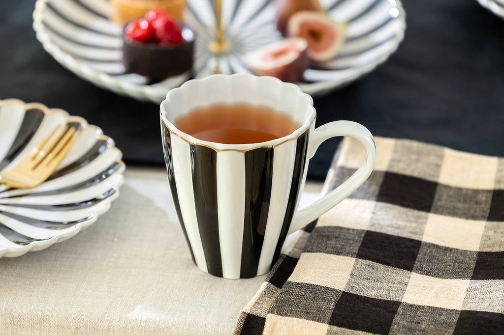 Black & White Scalloped Porcelain Mug